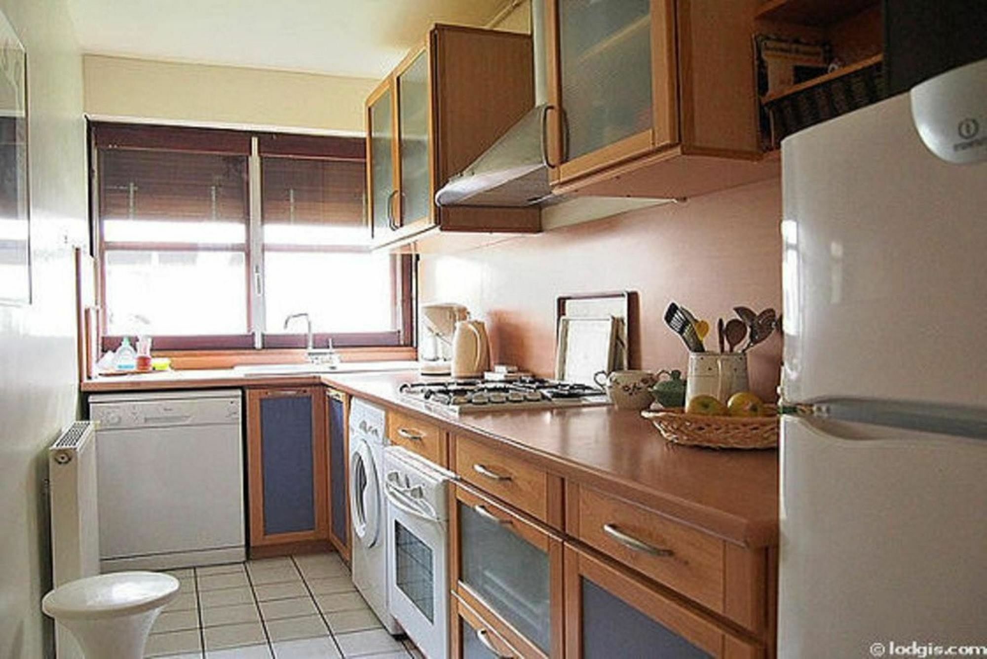 With One Bedroom In Paris, With Wonderful View, Enclose Apartment *