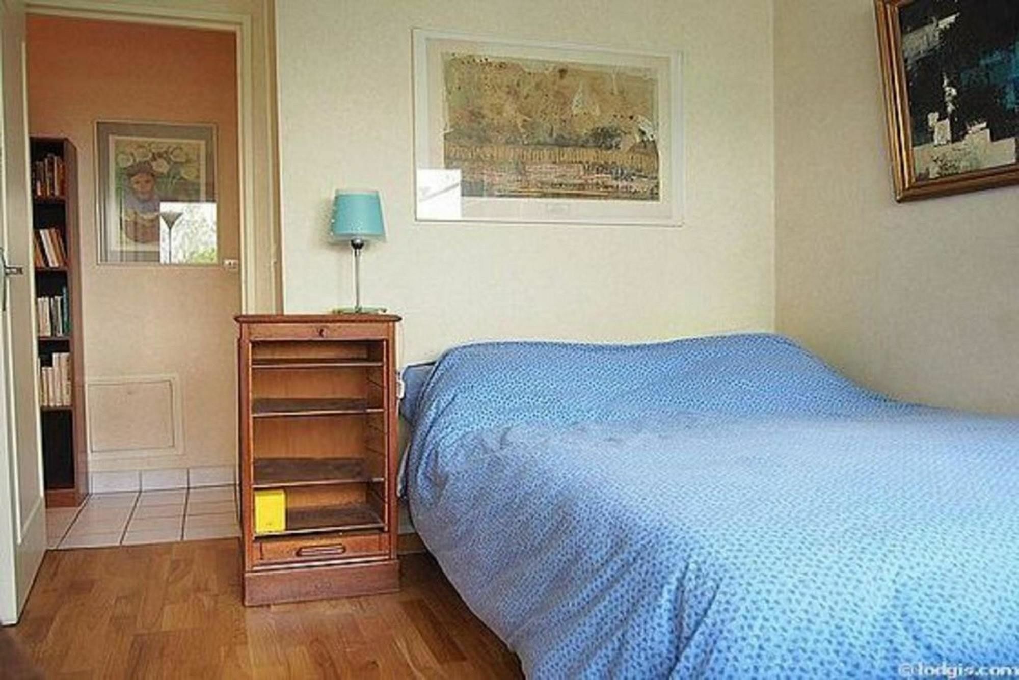 With One Bedroom In Paris, With Wonderful View, Enclose Apartment