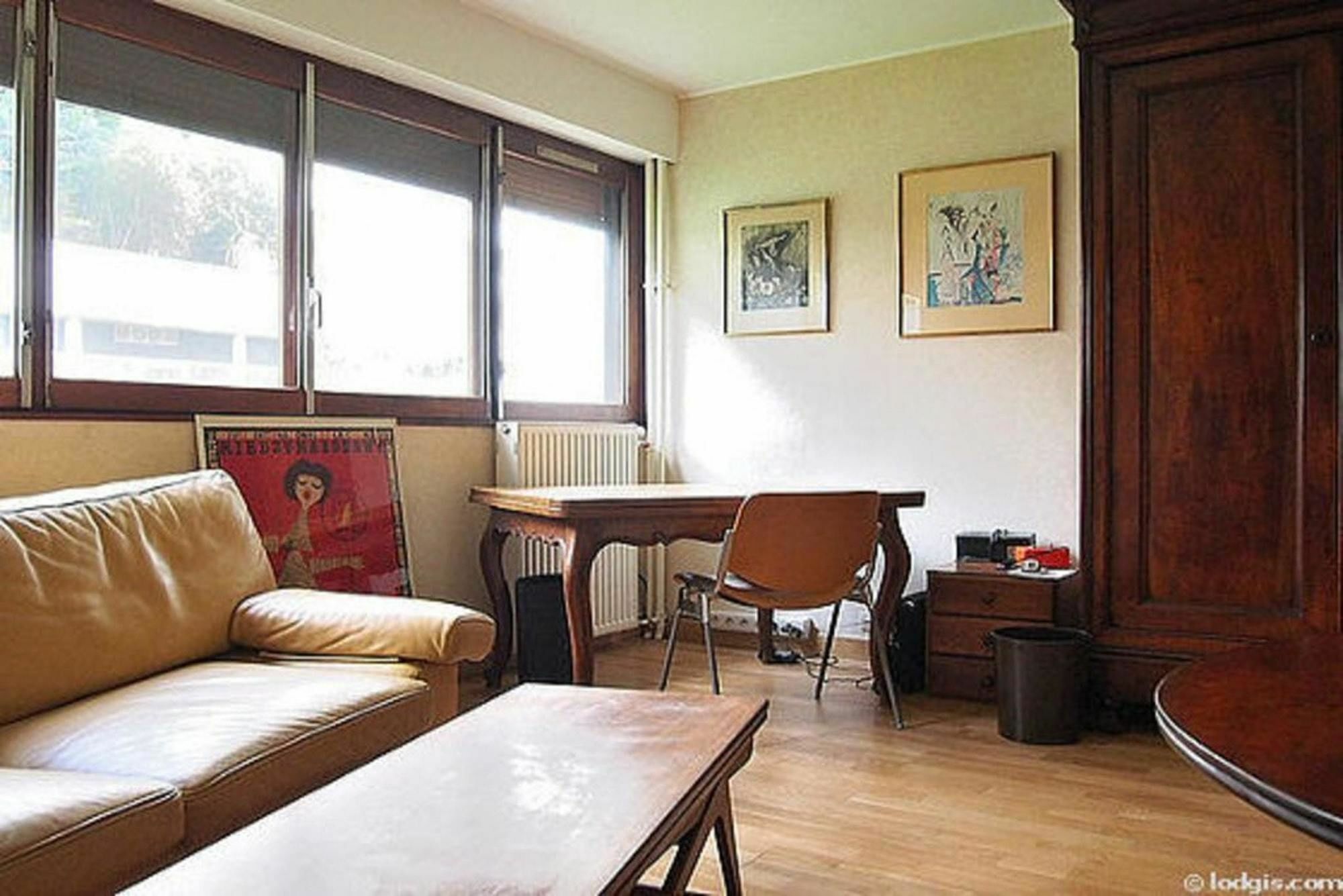 With One Bedroom In Paris, With Wonderful View, Enclose Apartment *
